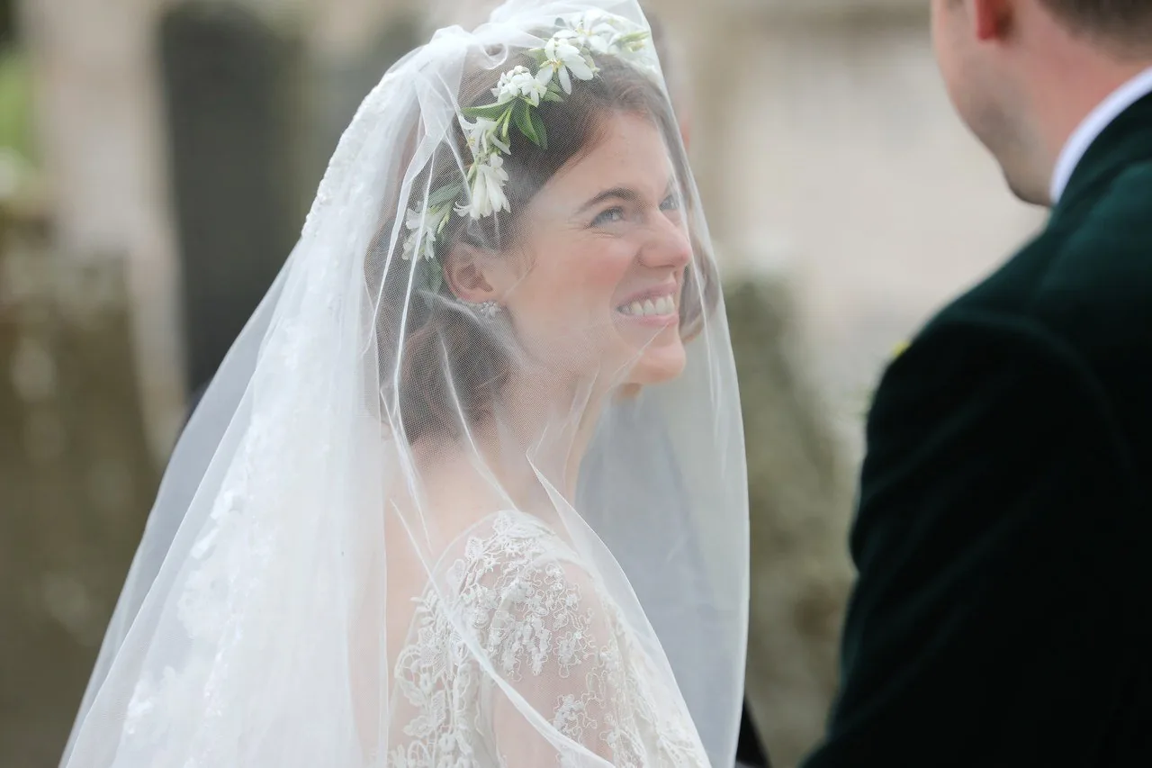 Rose Leslie looks so beautiful it's making my heart burst.