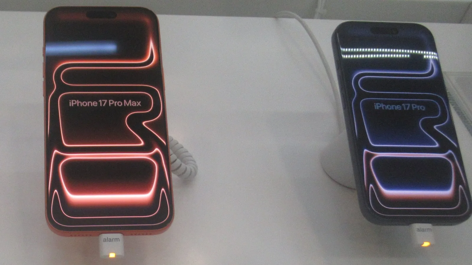 Apple A19 Pro vs Snapdragon 8 Gen 5: 2nm Gate-All-Around Architecture and Thermal Curves
