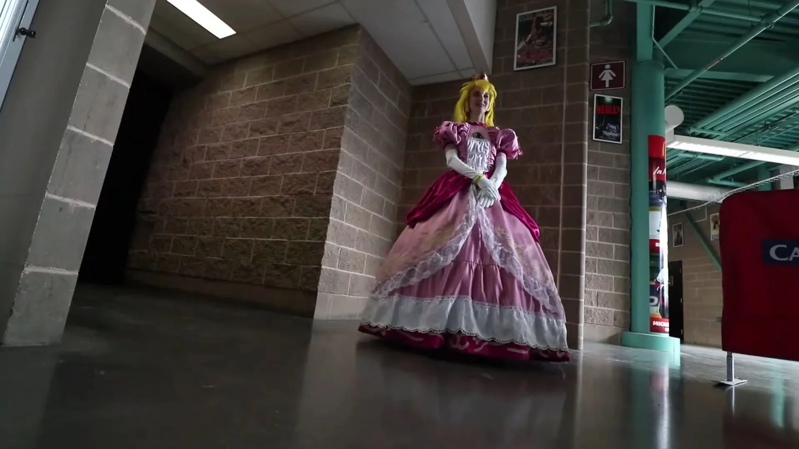 First Cosplay Convention: Check Your Outfit Before You Go