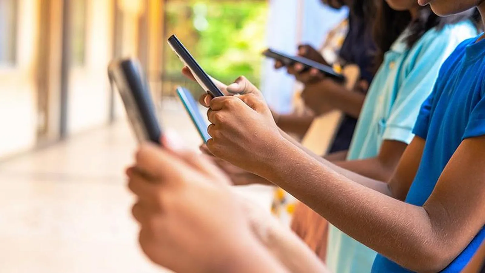 SC Rejects Social Media Ban for Minors, Backs 'Child Mode' and Digital Rights